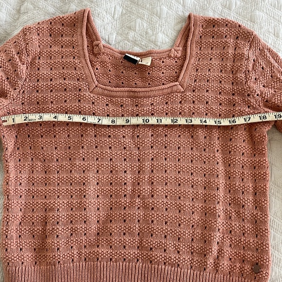 Beachy Roxy Sweater - Picture 8 of 8